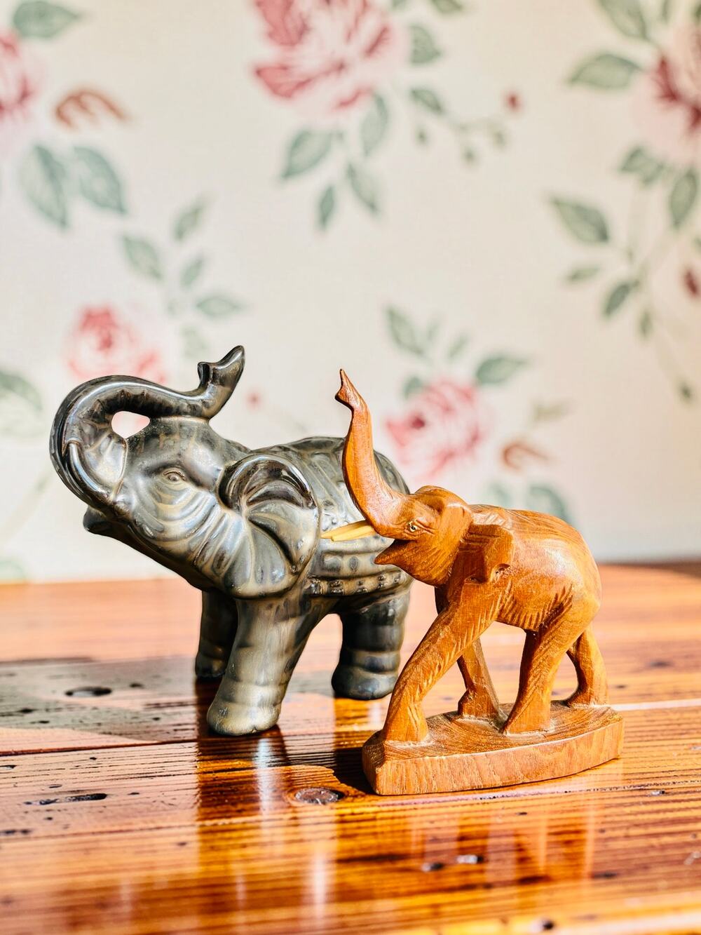 Vintage Style Elephant Figurines Set of 2 Ceramic Wood Carved Trunk Up Decor